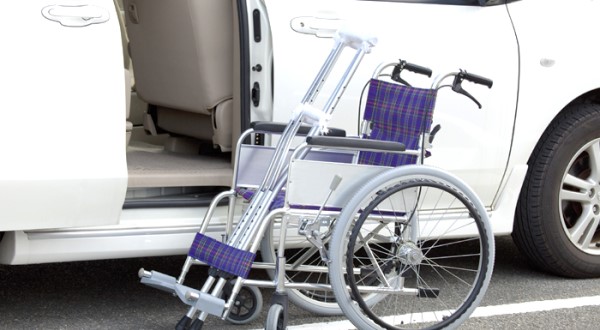 送迎サービスを実施